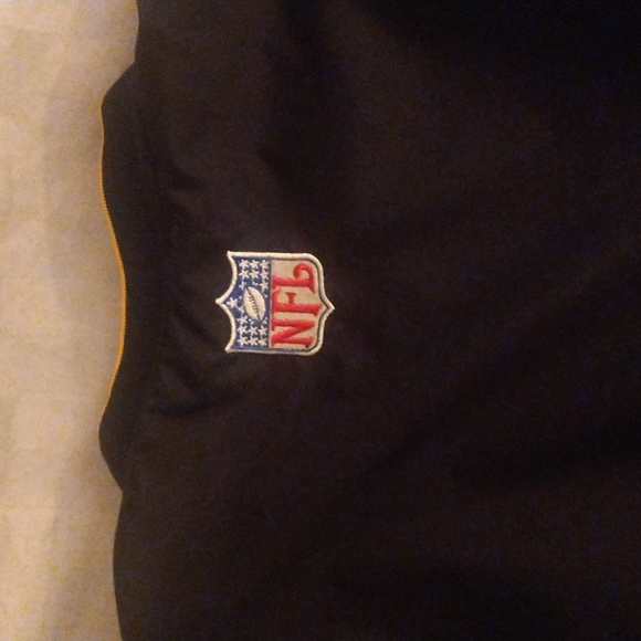 NFL/Reebok Pullover Steelers Jacket  Medium Black & Gold. A little Distressed - Picture 8 of 12